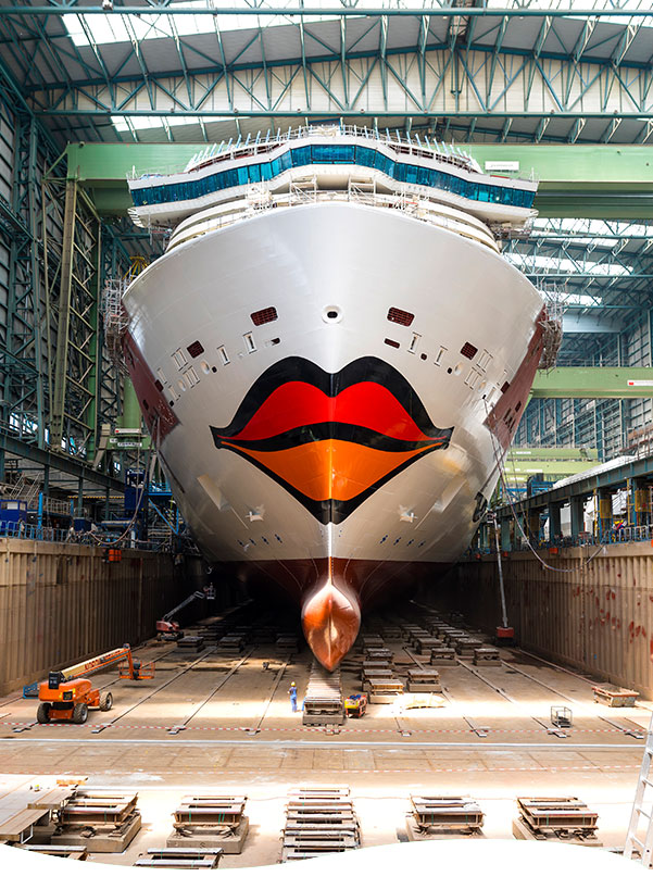 Die AIDAXxx wird im Frühjahr 2021 von der MEYER WERFT abgeliefert. Sie ist ein Schwesterschiff der AIDAnova (Foto). Foto: Michael Wessels, Meyer Werft